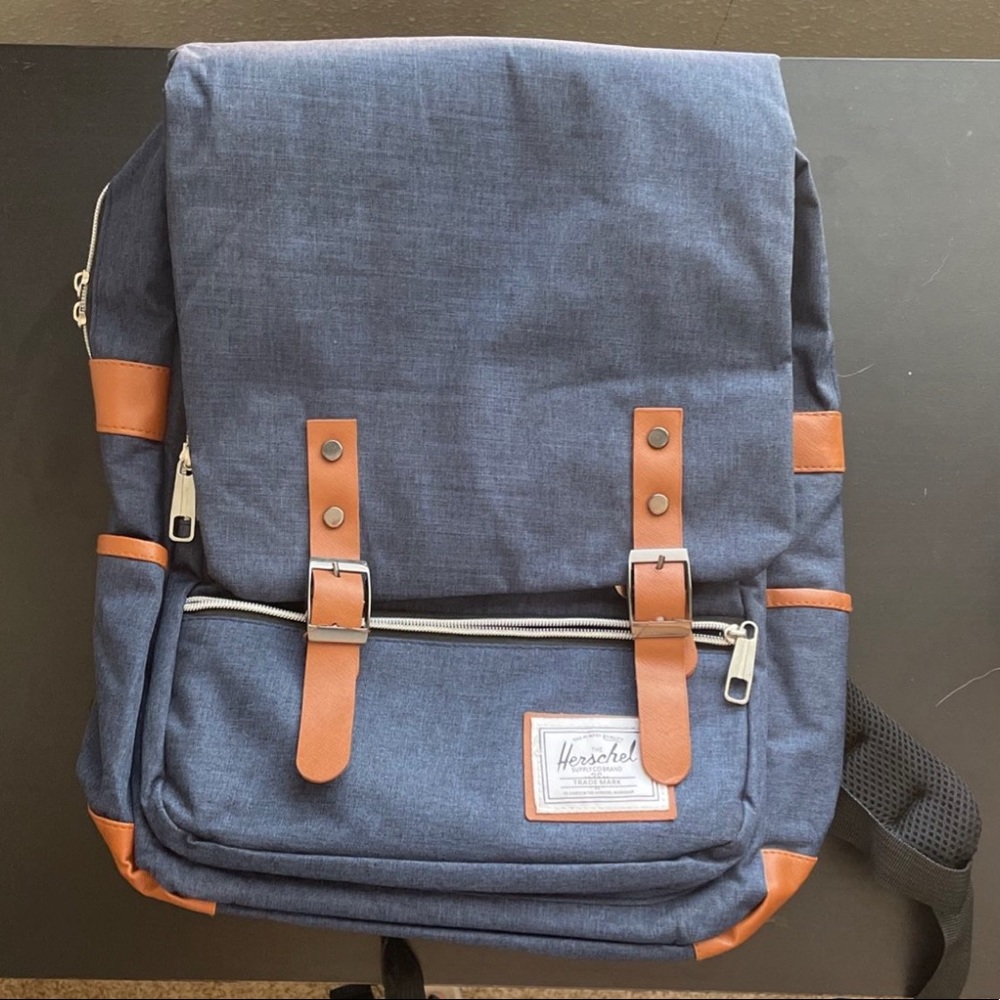 Herschel Back pack NEW